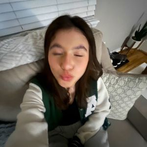 Meet your Posher, Leslie